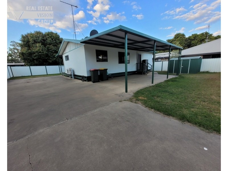 8 Main St, Bluff QLD 4702