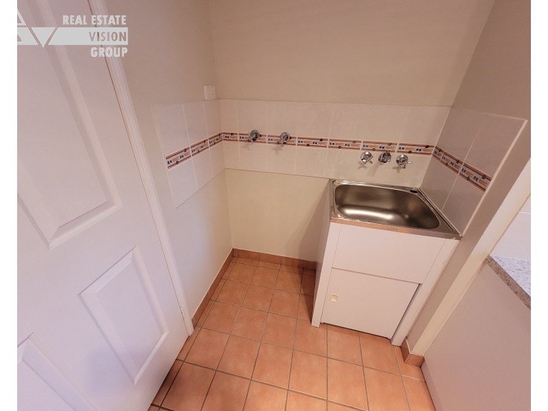 8 Main St, Bluff QLD 4702