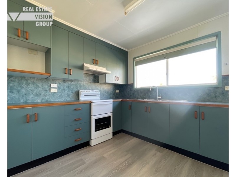 51 Stower, Blackwater QLD 4717