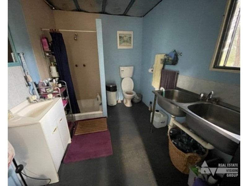 MC71527 & MC72005, Sapphire QLD 4702