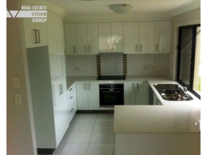 49 Newman Dr, Emerald QLD 4720