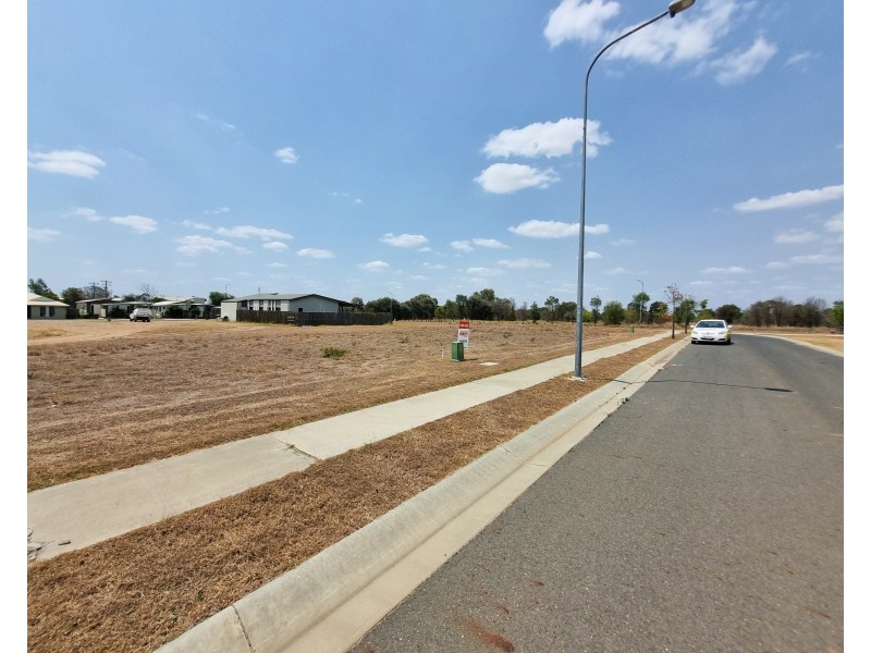 32 Penrose Cct, Blackwater QLD 4717