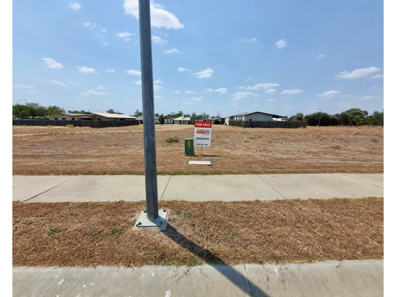 32 Penrose Cct, Blackwater QLD 4717