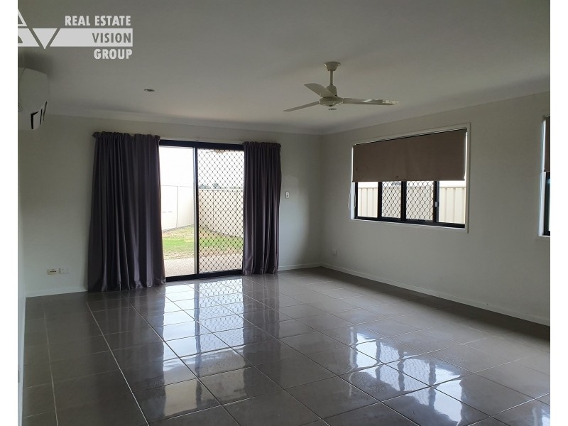 Unit 4/15 Whitney St, Emerald QLD 4720