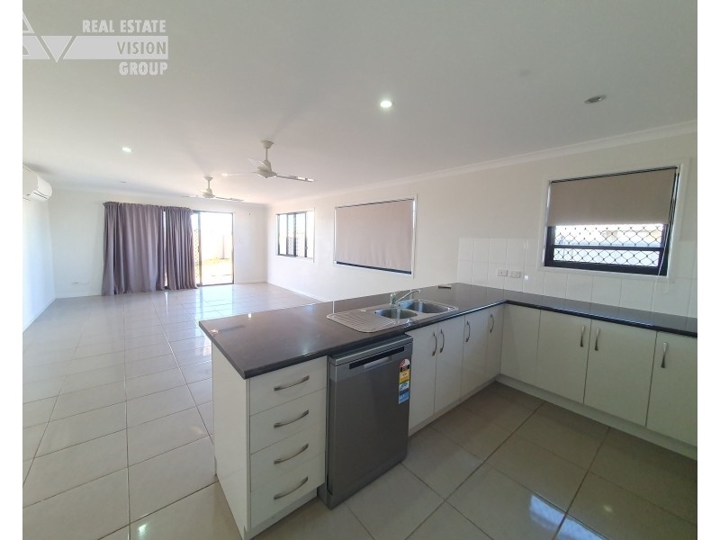 Unit 4/15 Whitney St, Emerald QLD 4720