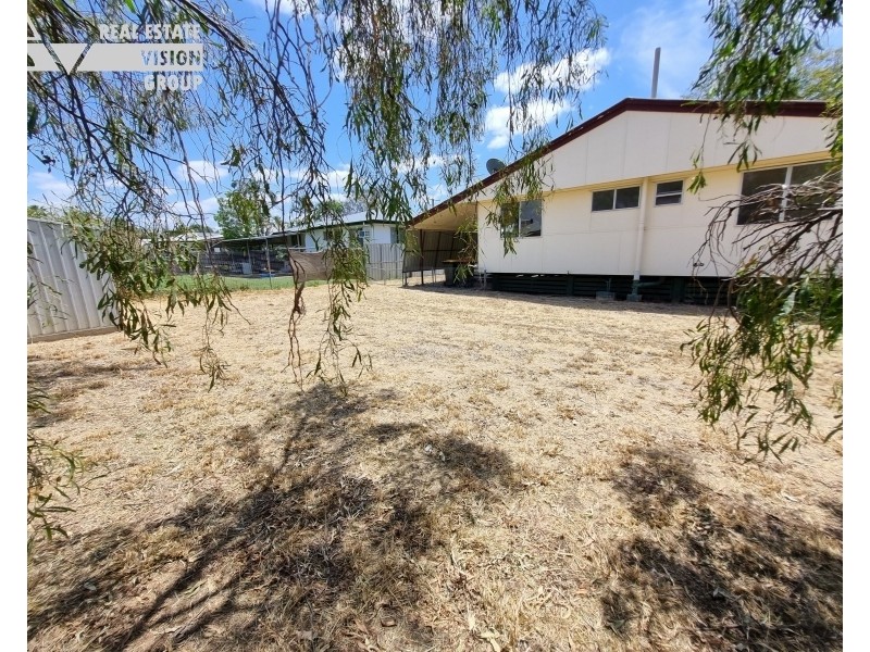 33 Wattle St, Blackwater QLD 4717