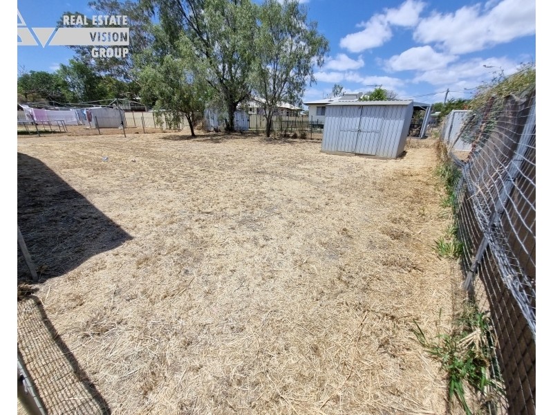 33 Wattle St, Blackwater QLD 4717