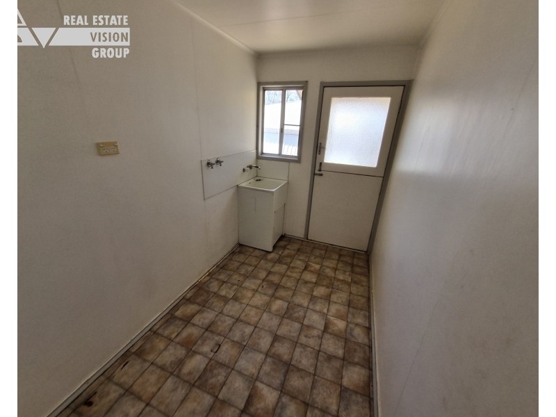 33 Wattle St, Blackwater QLD 4717