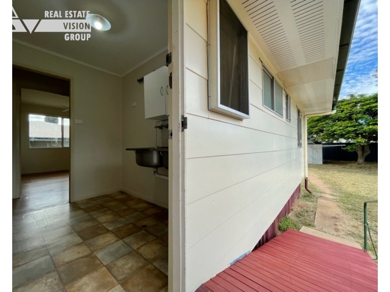 21 Eucalyptus St, Blackwater QLD 4717