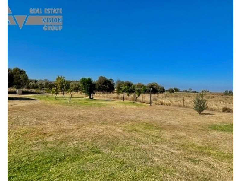 12C Edgewood Dr, Emerald QLD 4720