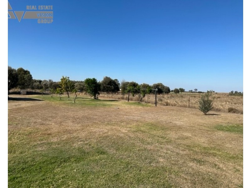 12C Edgewood Dr, Emerald QLD 4720