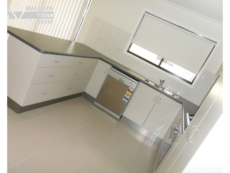 Unit 2/16 Bauman Way, Blackwater QLD 4717