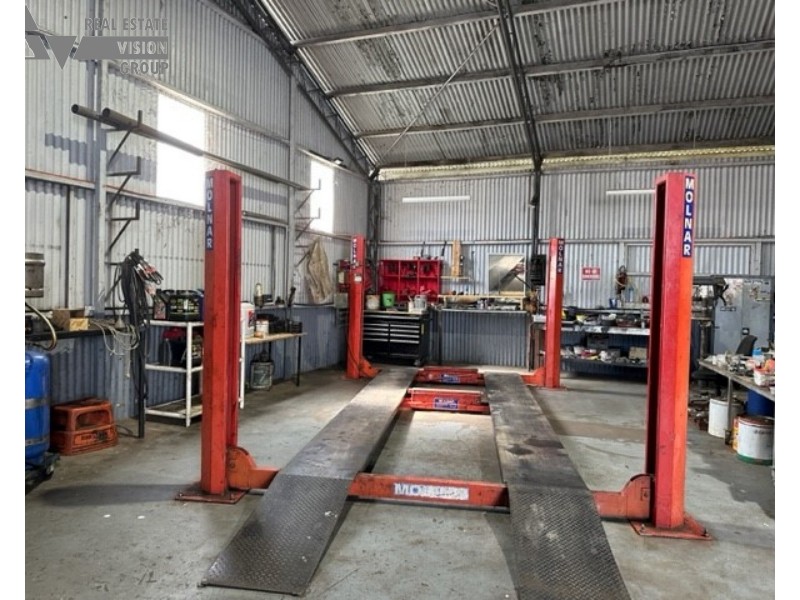 6 Topaz St, Emerald QLD 4720