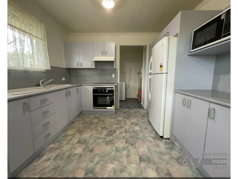 25 Bean Street, Blackwater QLD 4717