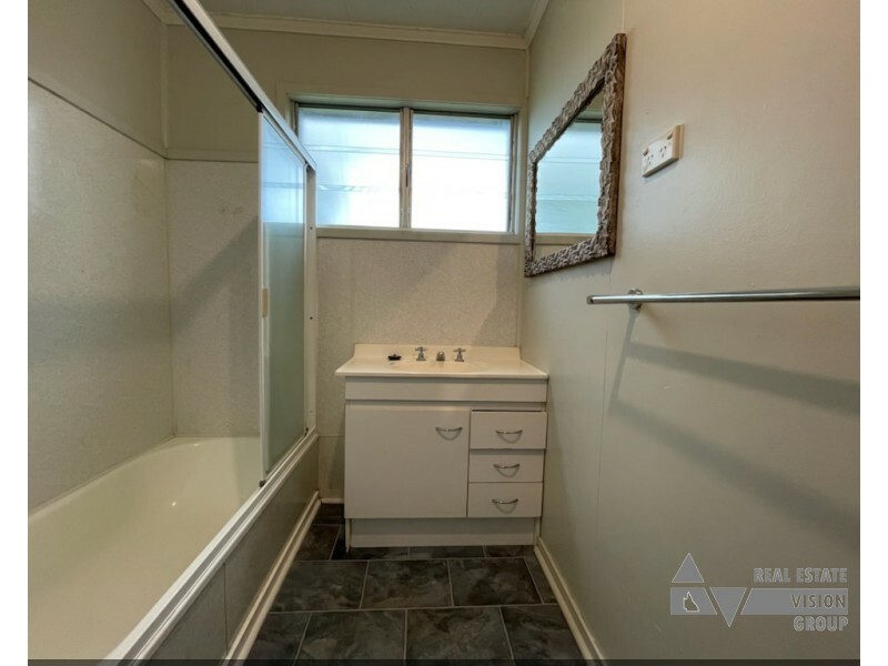 25 Bean Street, Blackwater QLD 4717