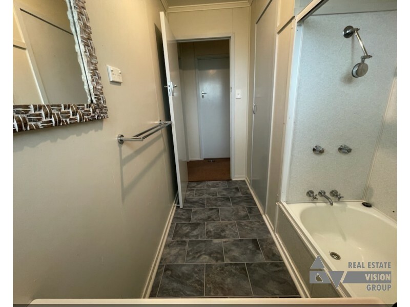 25 Bean Street, Blackwater QLD 4717