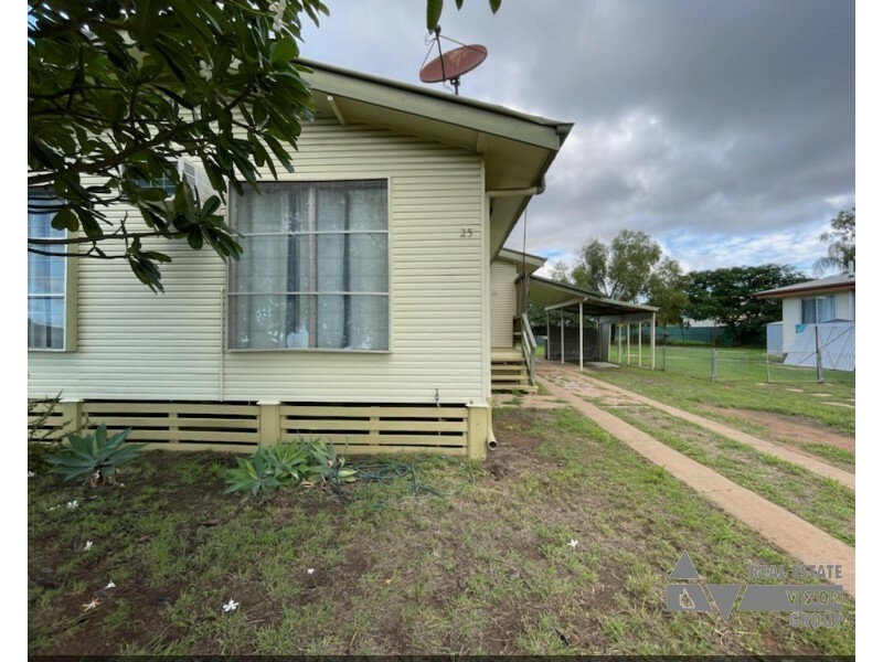 25 Bean Street, Blackwater QLD 4717