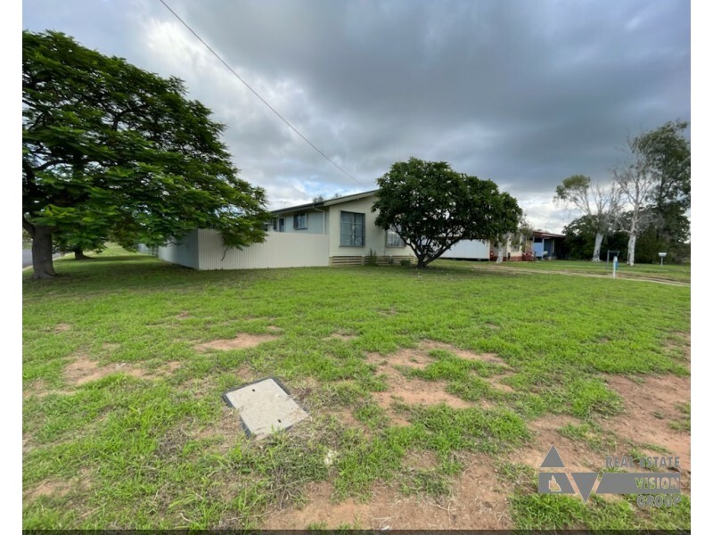 25 Bean Street, Blackwater QLD 4717