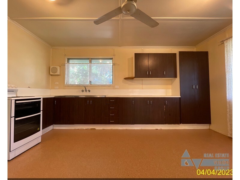 41 Fay St, Blackwater QLD 4717