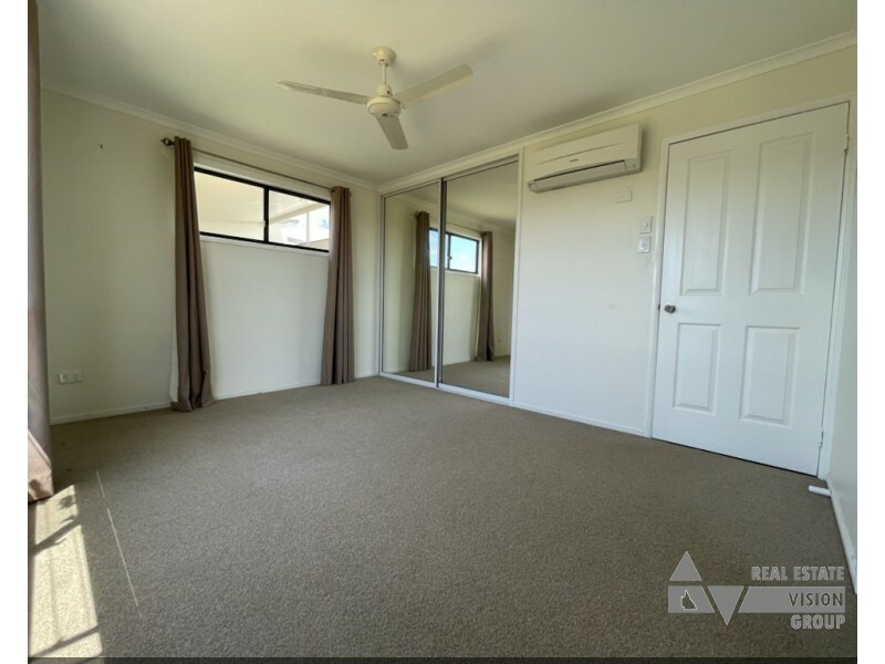 7 Pendula Cres, Blackwater QLD 4717