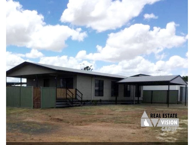 7 Pendula Cres, Blackwater QLD 4717