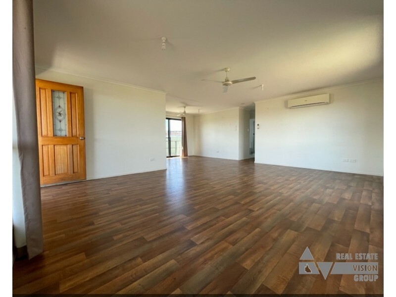 7 Pendula Cres, Blackwater QLD 4717