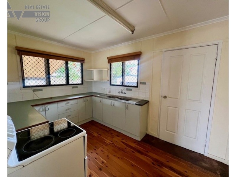 4 Donkin St, Emerald QLD 4720