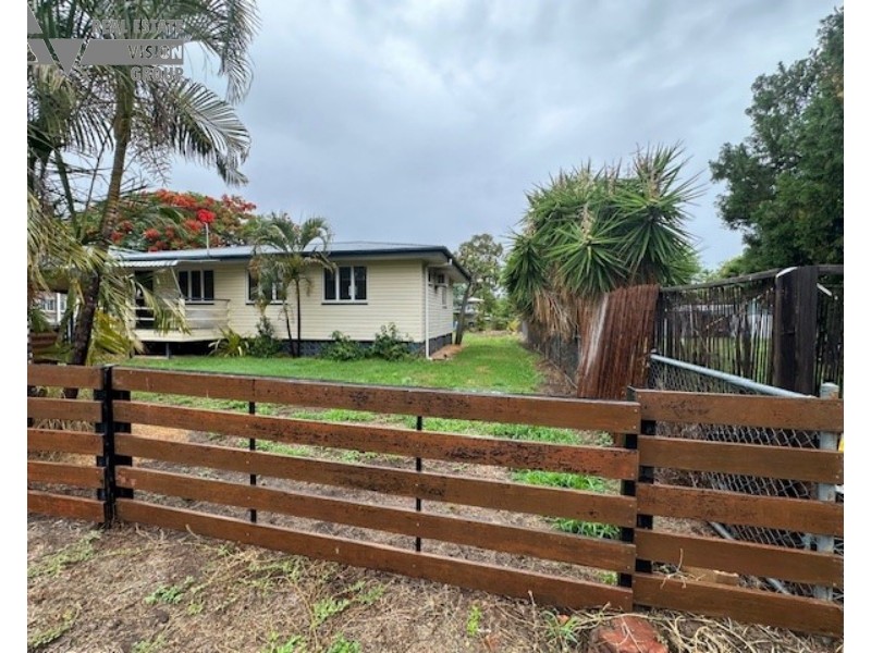 4 Donkin St, Emerald QLD 4720