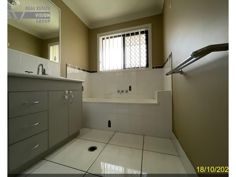 21 Sandalwood St, Blackwater QLD 4717