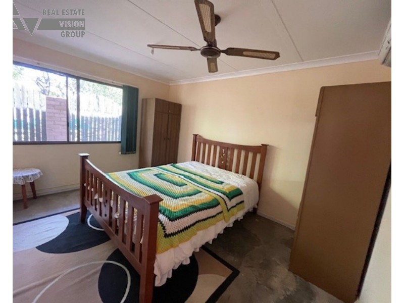 33 Willoughby St, Willows QLD 4702