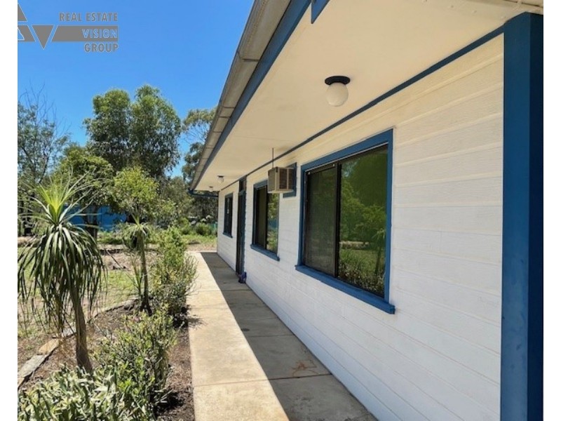 33 Willoughby St, Willows QLD 4702