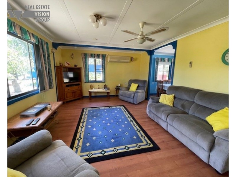 33 Willoughby St, Willows QLD 4702