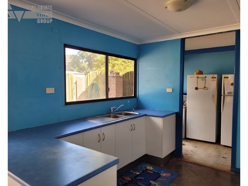 33 Willoughby St, Willows QLD 4702
