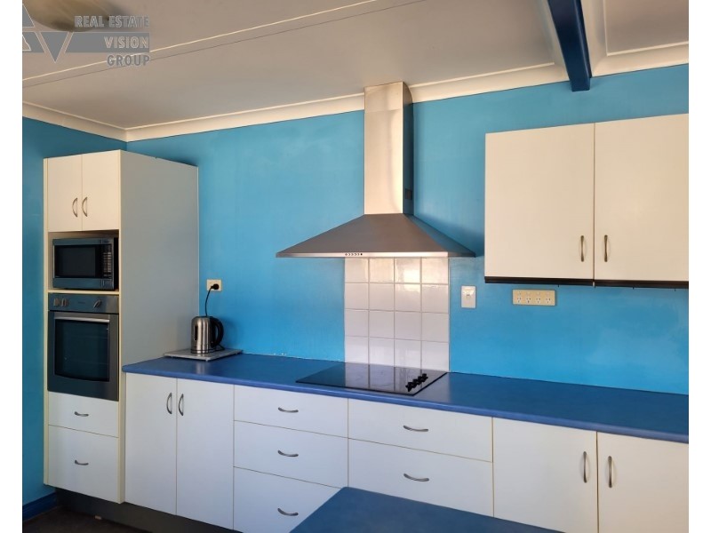 33 Willoughby St, Willows QLD 4702