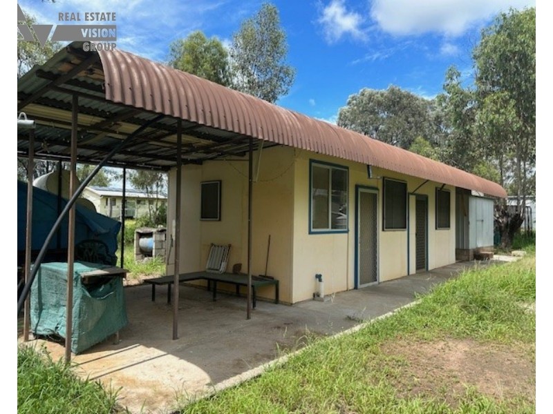 33 Willoughby St, Willows QLD 4702