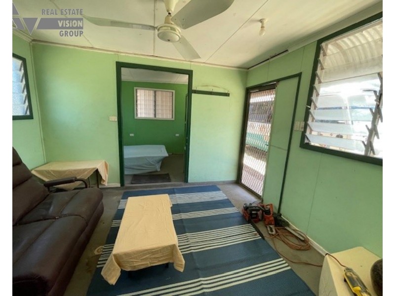 33 Willoughby St, Willows QLD 4702