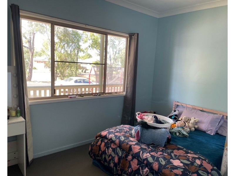 55 Park Ave, Emerald QLD 4720