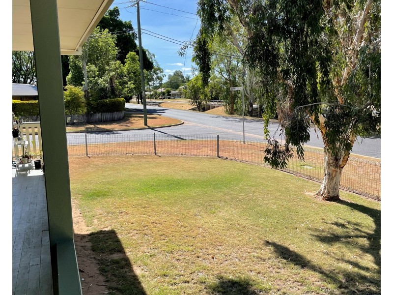 55 Park Ave, Emerald QLD 4720
