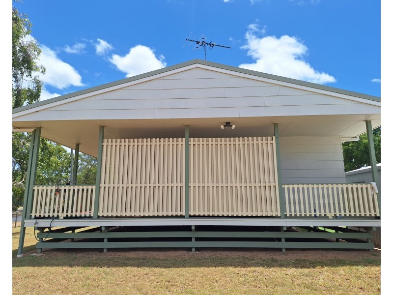 55 Park Ave, Emerald QLD 4720