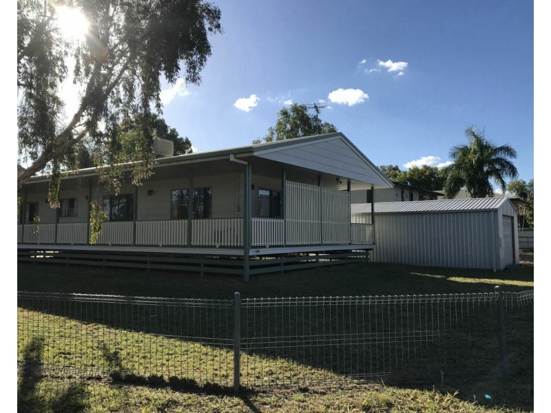55 Park Ave, Emerald QLD 4720