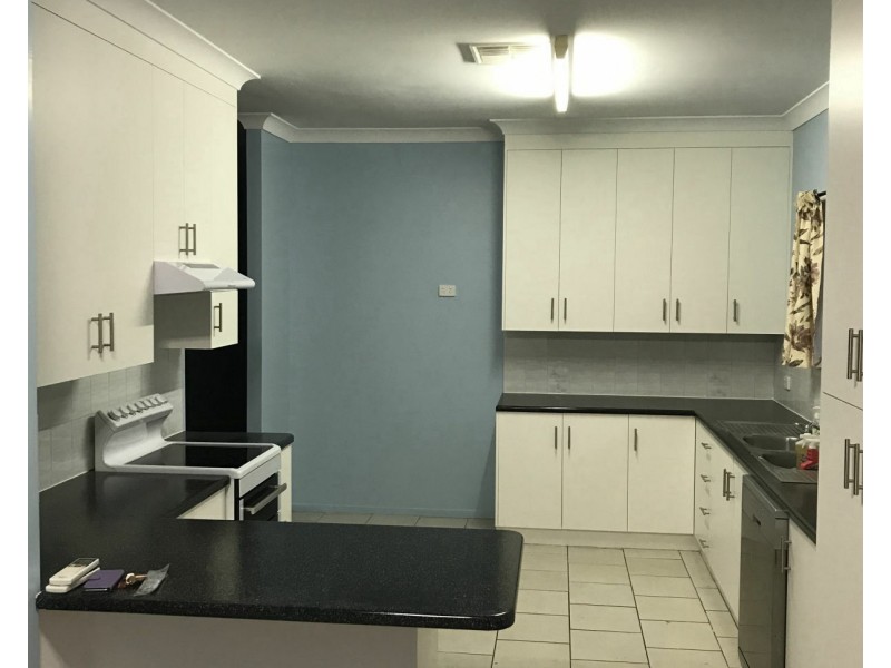 55 Park Ave, Emerald QLD 4720