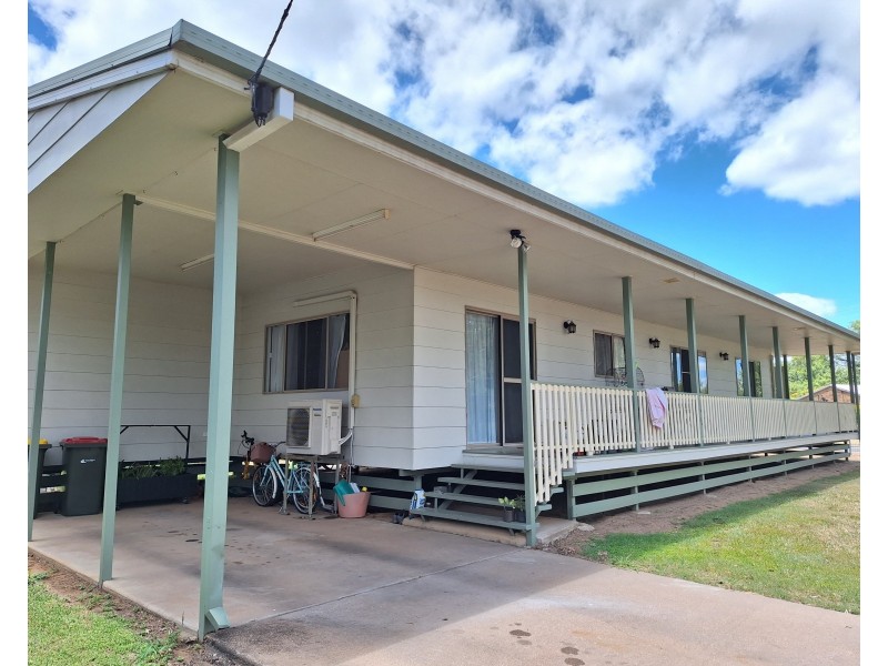 55 Park Ave, Emerald QLD 4720
