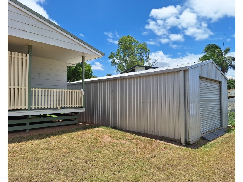 55 Park Ave, Emerald QLD 4720