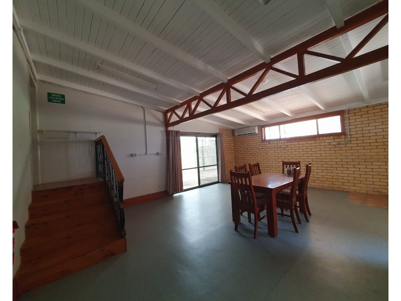 11 Hospital Rd, Emerald QLD 4720