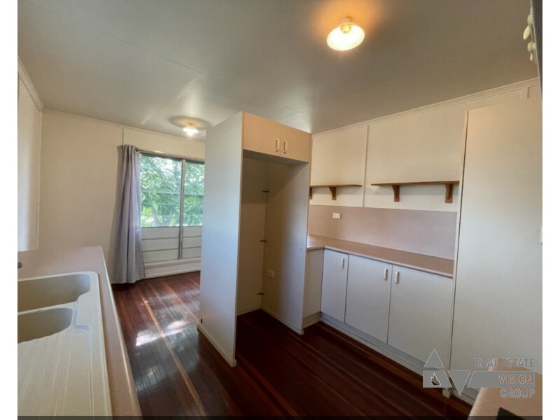 9 Bean Street, Blackwater QLD 4717
