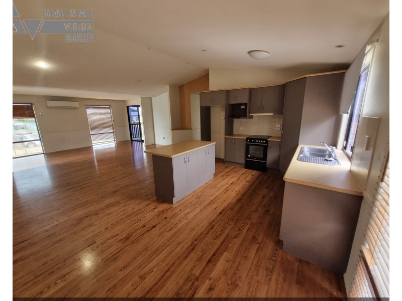35 Littlefield St, Blackwater QLD 4717