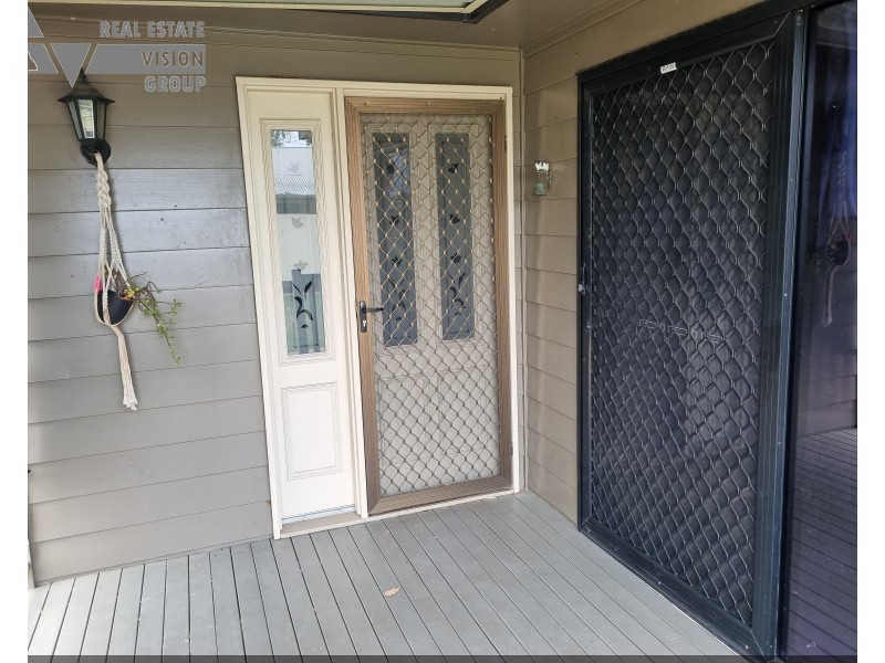 35 Littlefield St, Blackwater QLD 4717