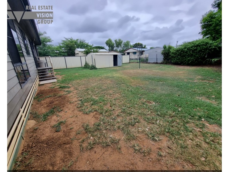 35 Littlefield St, Blackwater QLD 4717