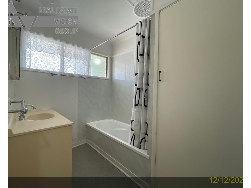 4 Seeman St, Blackwater QLD 4717