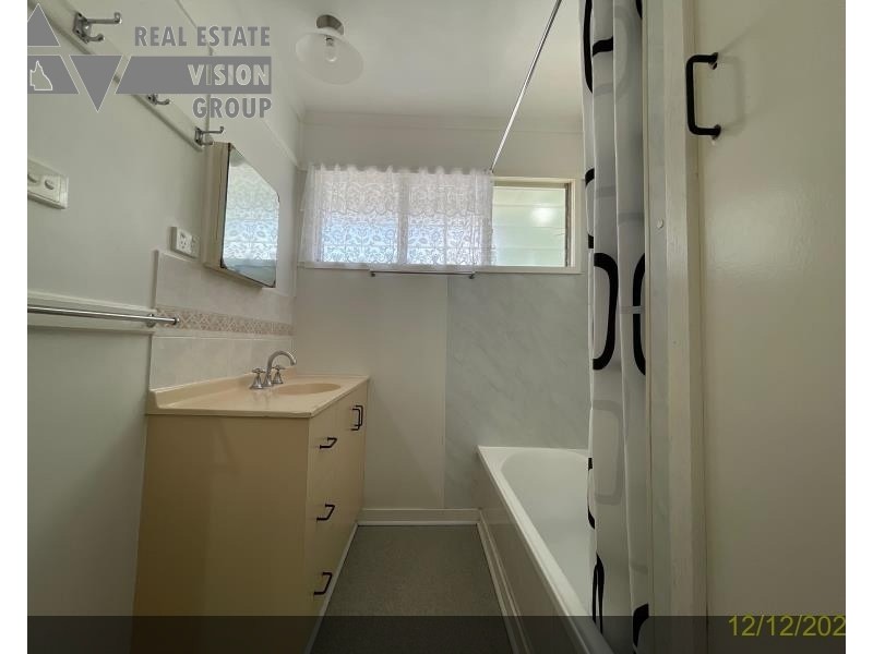 4 Seeman St, Blackwater QLD 4717